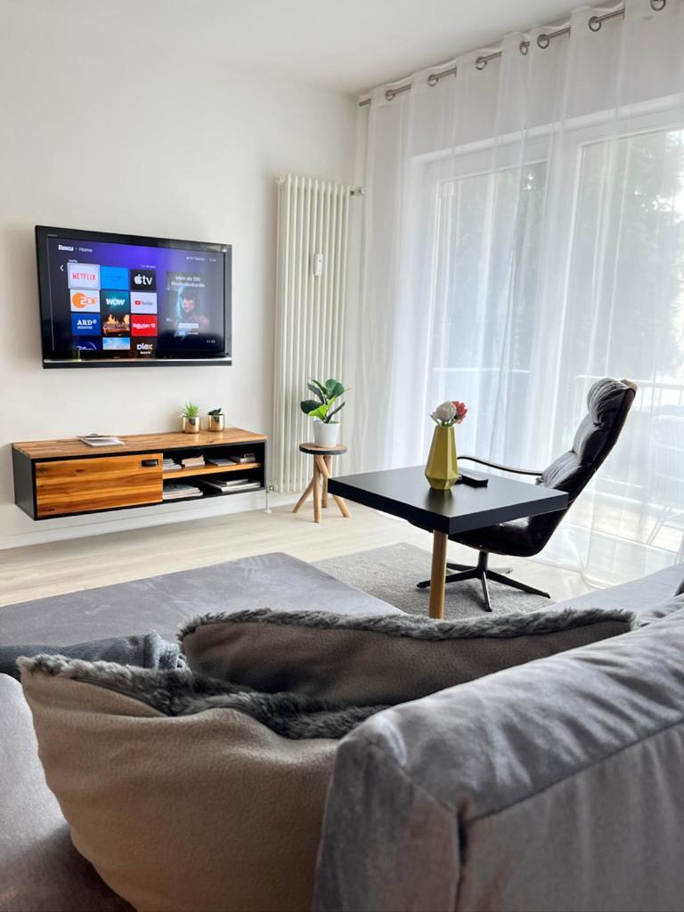 Living At Saarpartments -Adultsonly- 2 Bedrooms, Kitchen- Business & Holiday Apartments For Long- And Short Term Stay, 3 Min To Train-Station, Secure E-Bike Parking! ซาร์บรึคเคน ภายนอก รูปภาพ