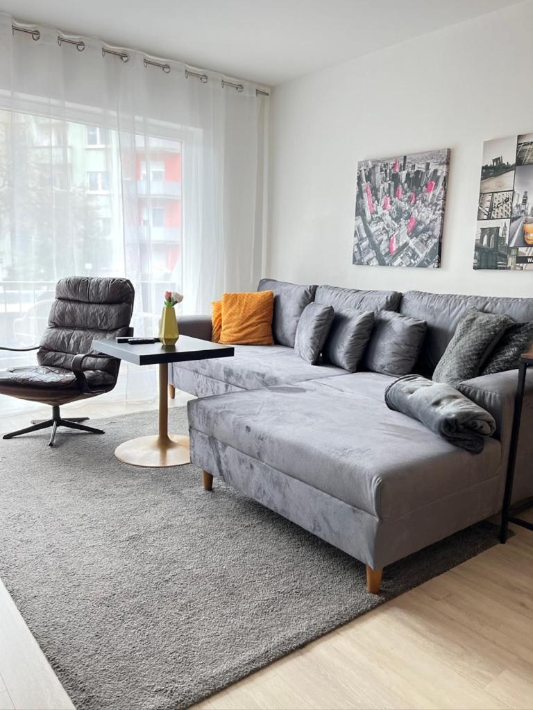 Living At Saarpartments -Adultsonly- 2 Bedrooms, Kitchen- Business & Holiday Apartments For Long- And Short Term Stay, 3 Min To Train-Station, Secure E-Bike Parking! ซาร์บรึคเคน ภายนอก รูปภาพ