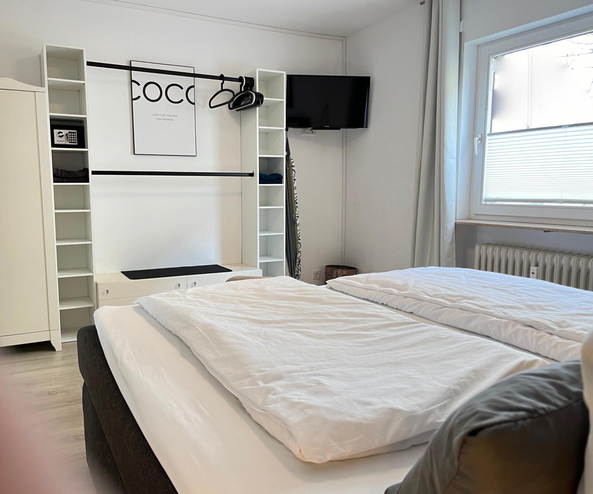 Living At Saarpartments -Adultsonly- 2 Bedrooms, Kitchen- Business & Holiday Apartments For Long- And Short Term Stay, 3 Min To Train-Station, Secure E-Bike Parking! ซาร์บรึคเคน ภายนอก รูปภาพ